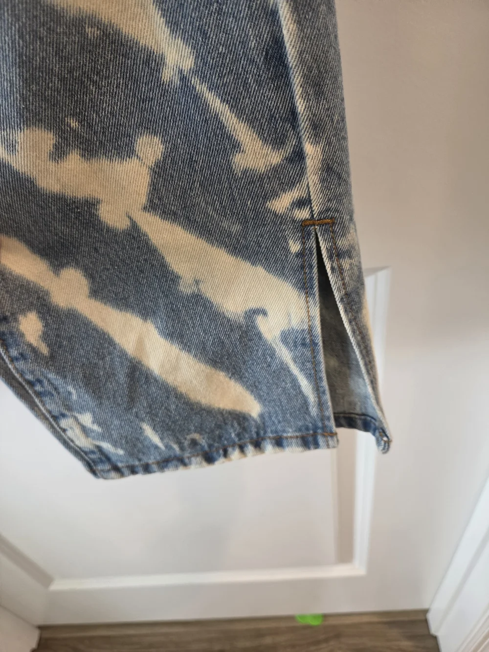 Lioness Bleach Tie Dye Straight Leg Jeans Side Slit Hem Size Small